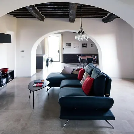 Canonica 43 Holiday home *
